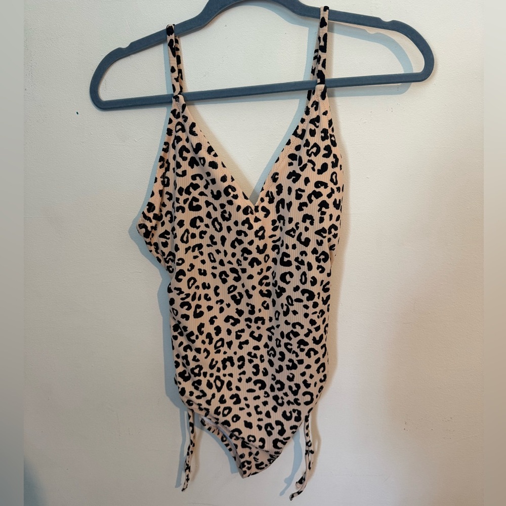 Shade & Shore Tan and Black Leopard Print Bodysuit